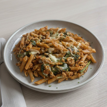 Pasta de pavo al horno con espinacas y berenjenas