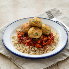 Albóndigas de pescado con quinoa y verduras