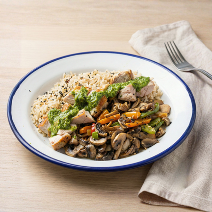 Wok chicken with vegetables and green mojo